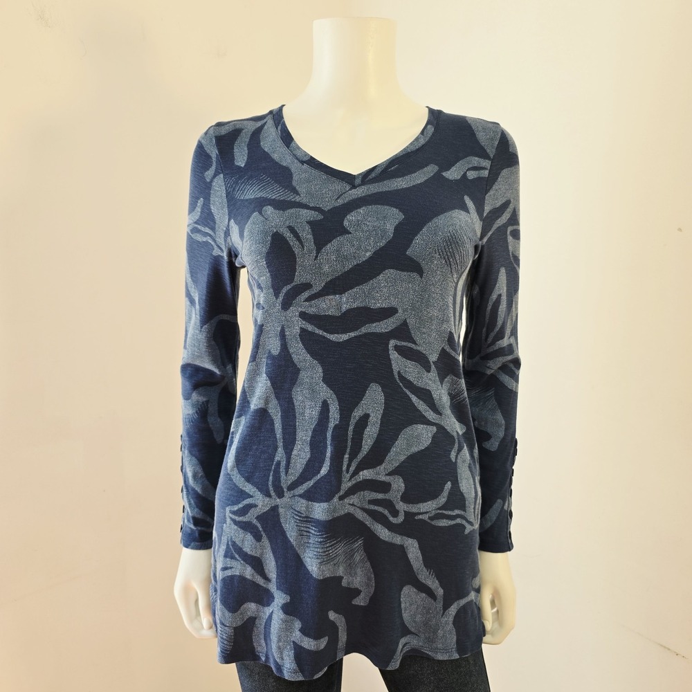 Chicos Floral Top Botanical Size 00 XS Blue Long Sleeve V-neck Cotton Modal